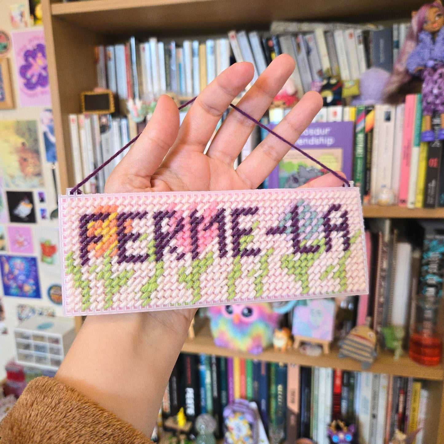 "Ferme-la" Sign
