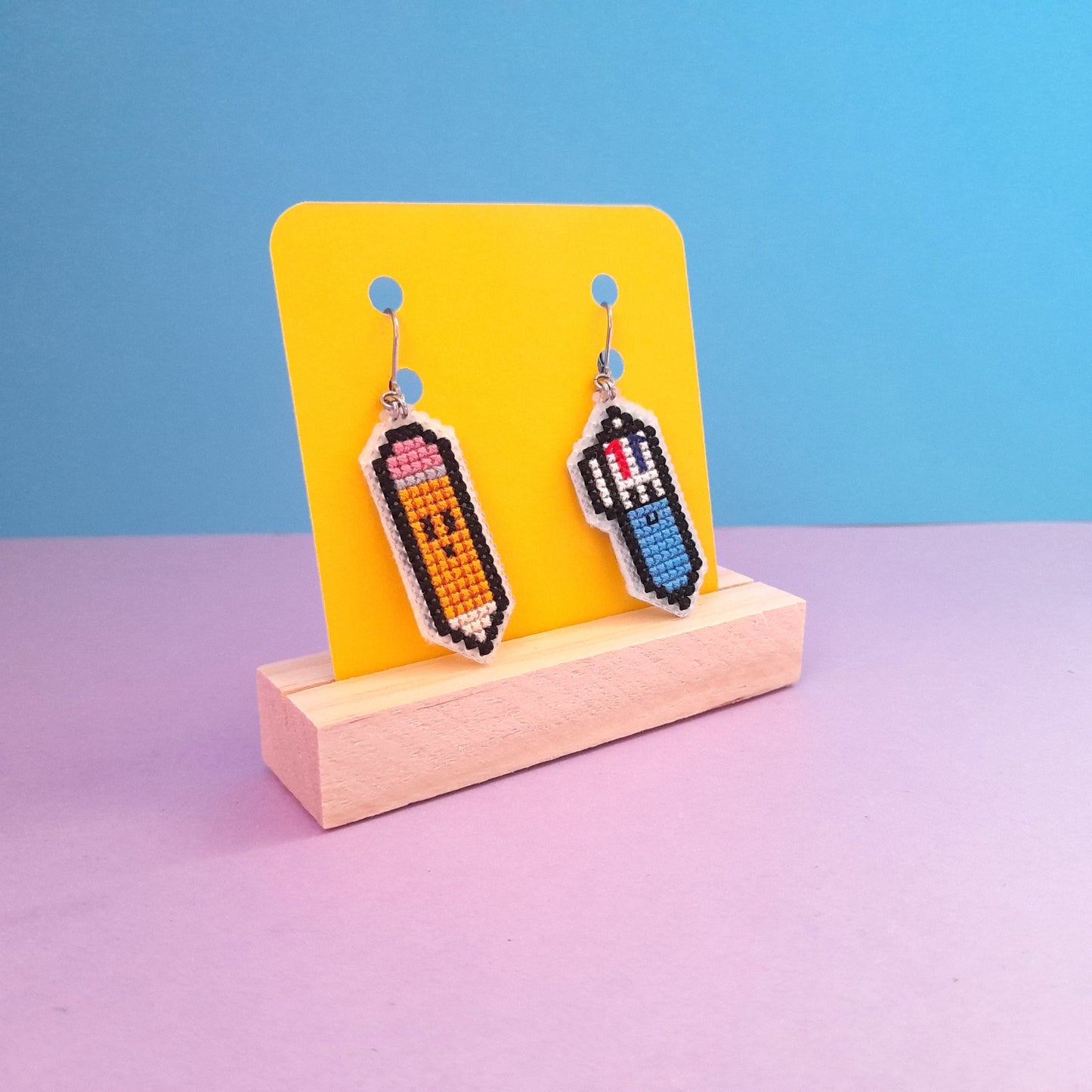 Boucles d'oreilles crayon et stylo