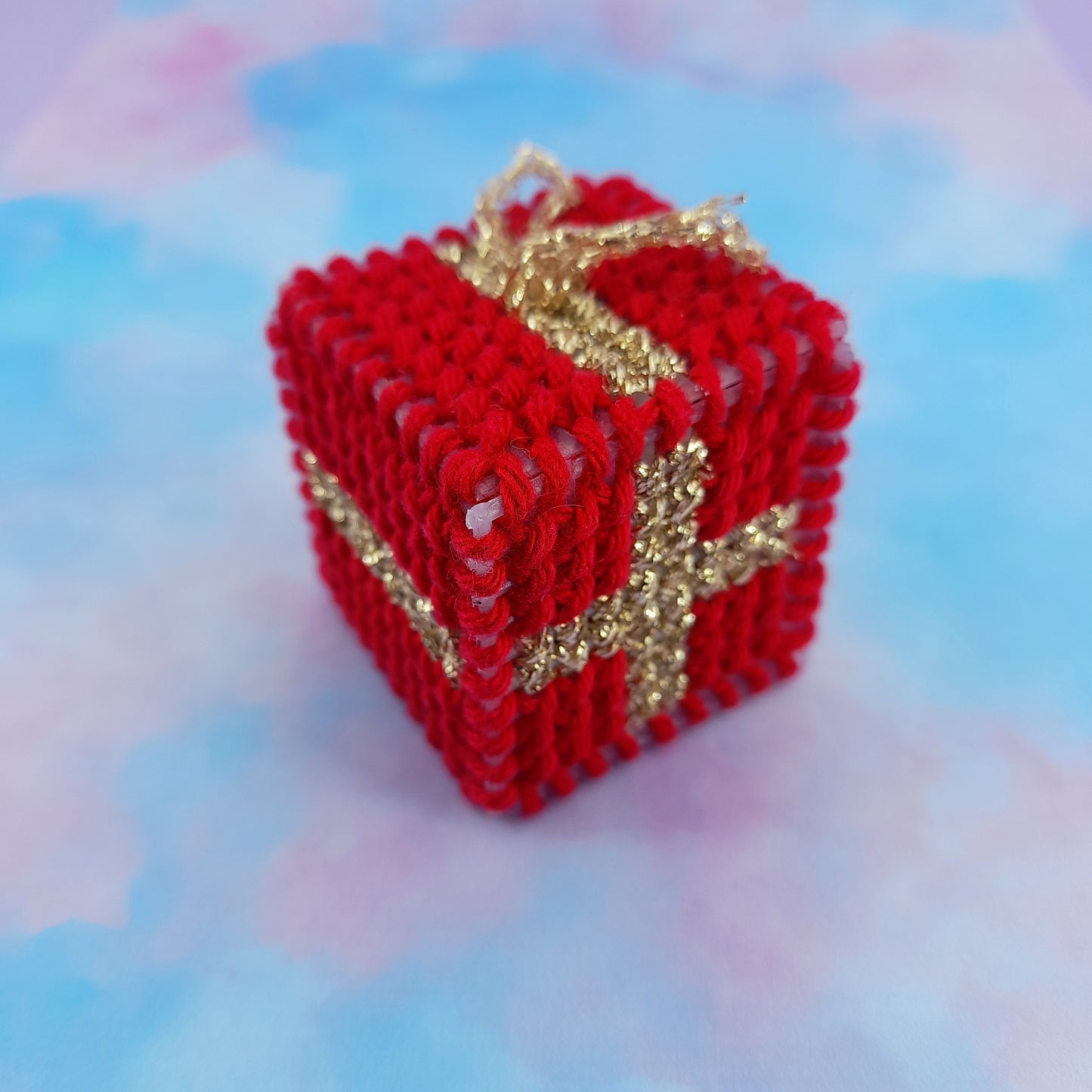 Kit de broderie - Cadeau 3D en rouge et doré - Difficulté 3