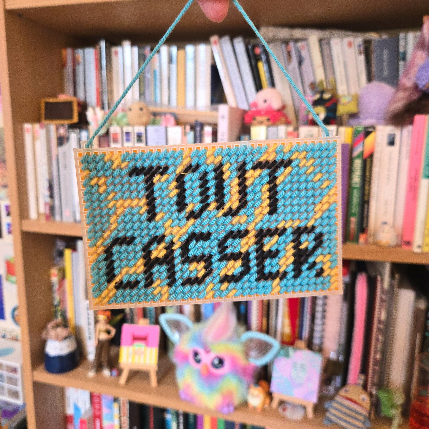 "Tout Casser" Sign